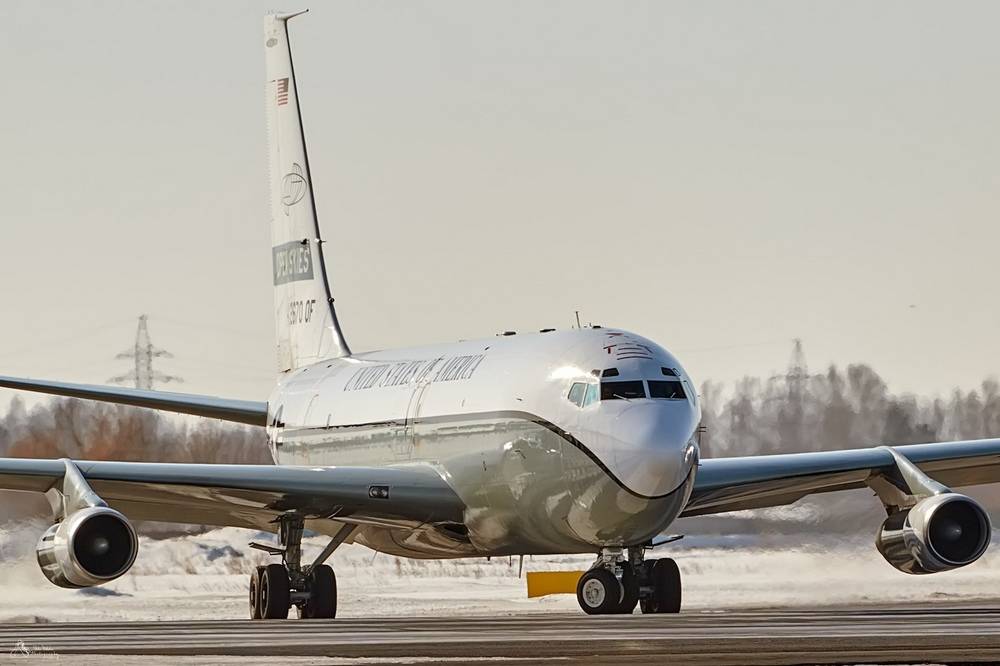 Самолет-разведчик США почти сутки пробыл в аэропорту Новосибирска