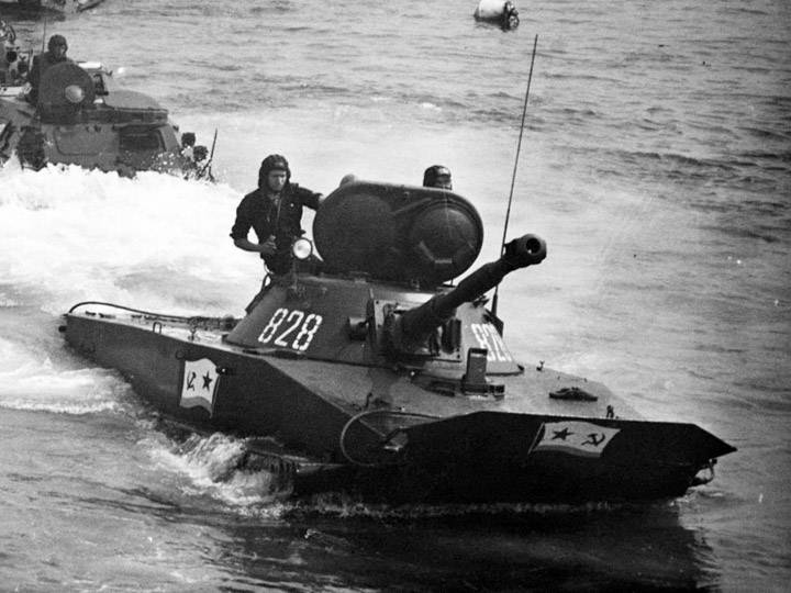 Плавающий танк «ПТ-76»