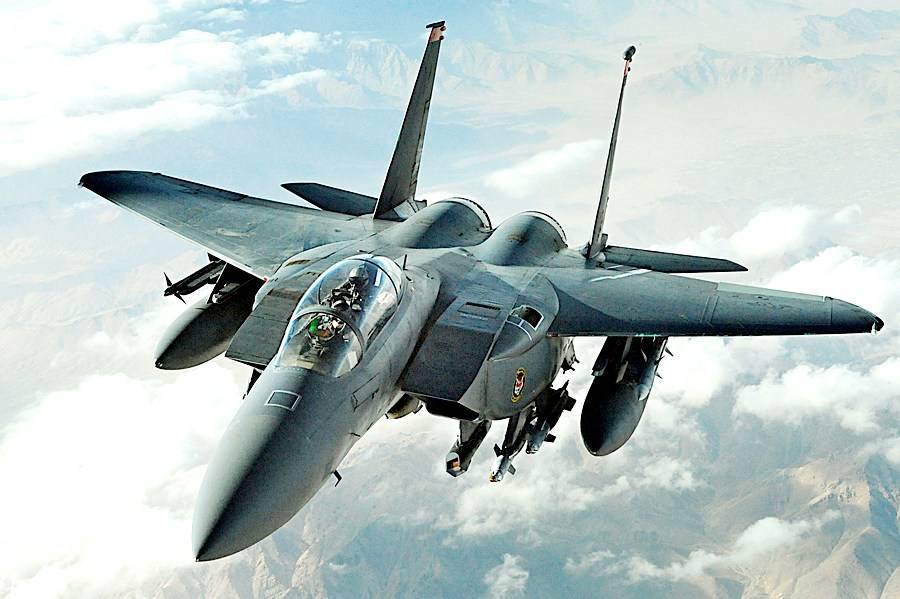 В США оценили шансы истребителя F-15C в бою против Су-57