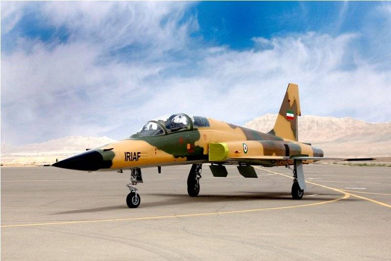 Новый отечественный истребитель Ирана Kowsar столкнулся с волной критики