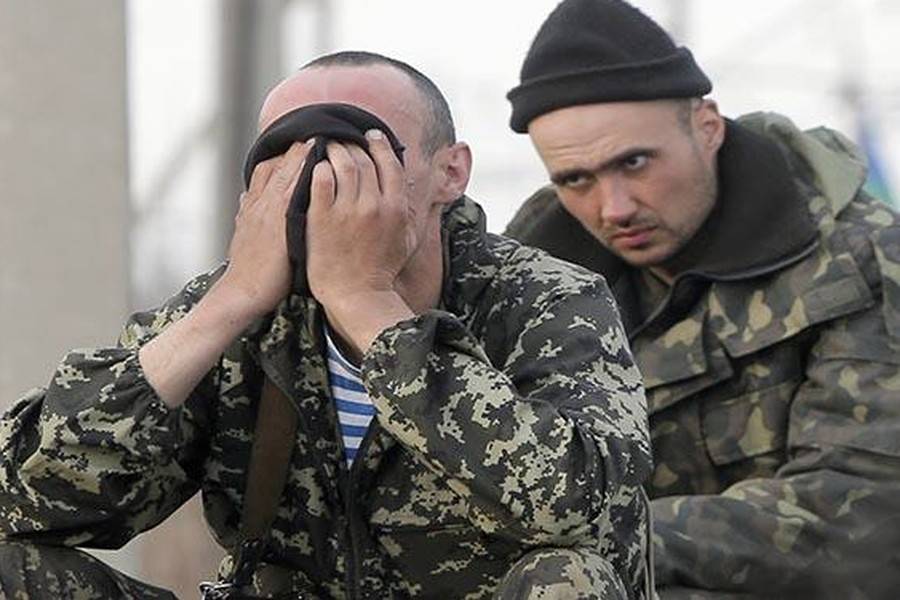 Украинский солдат предпочел смерть расстрелу родственников на Донбассе