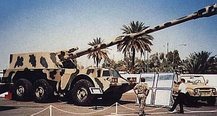 Вооружение СВ Ирака – самоходные гаубицы 155-мм «Majnoon» и 210-мм «Al Fao»