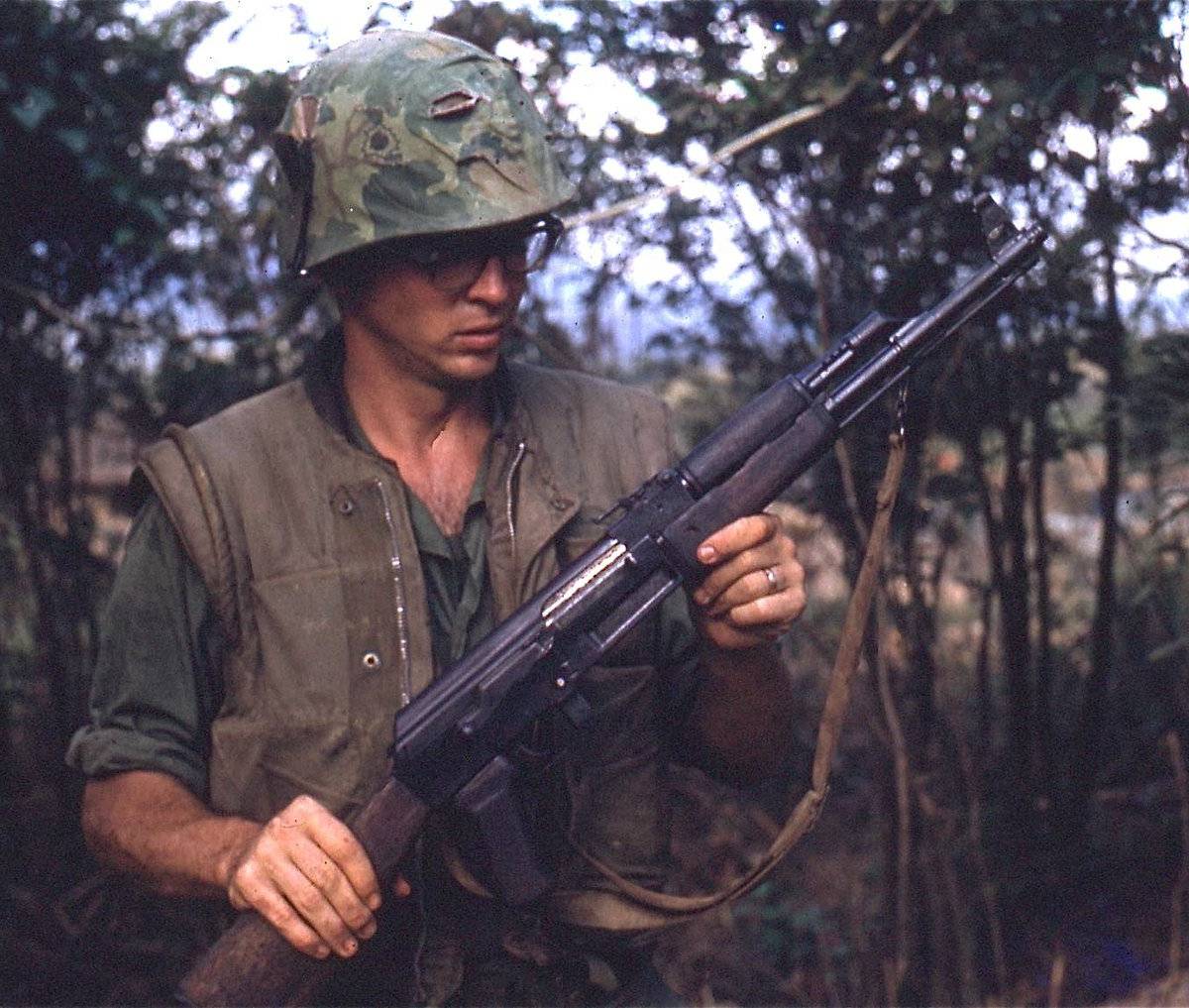Почему американцы во Вьетнаме предпочитали АК-47