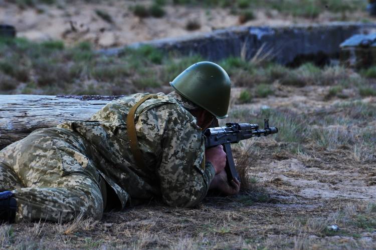 ВСУ под Донецком уничтожили свою бронемашину и убили сослуживца