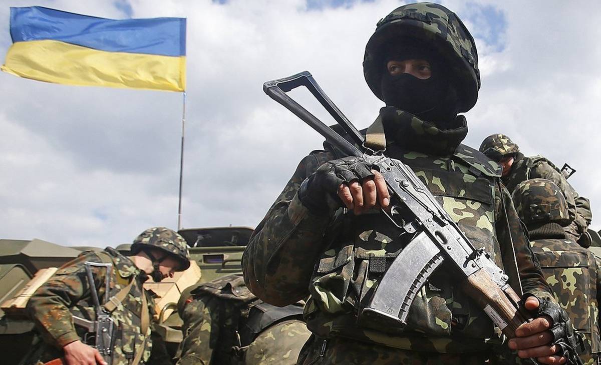 Ополченцы Донбасса показали на видео обнаруженный схрон боеприпасов ВСУ