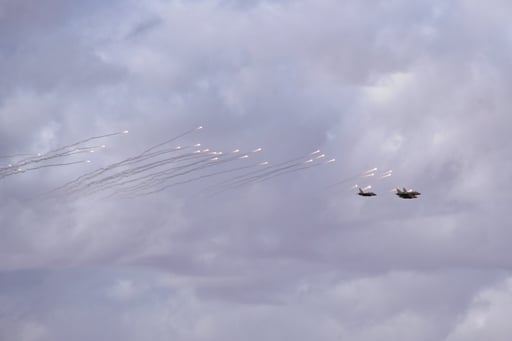 Мал, да удал: появились кадры применения Як-130 в роли штурмовиков в Алжире