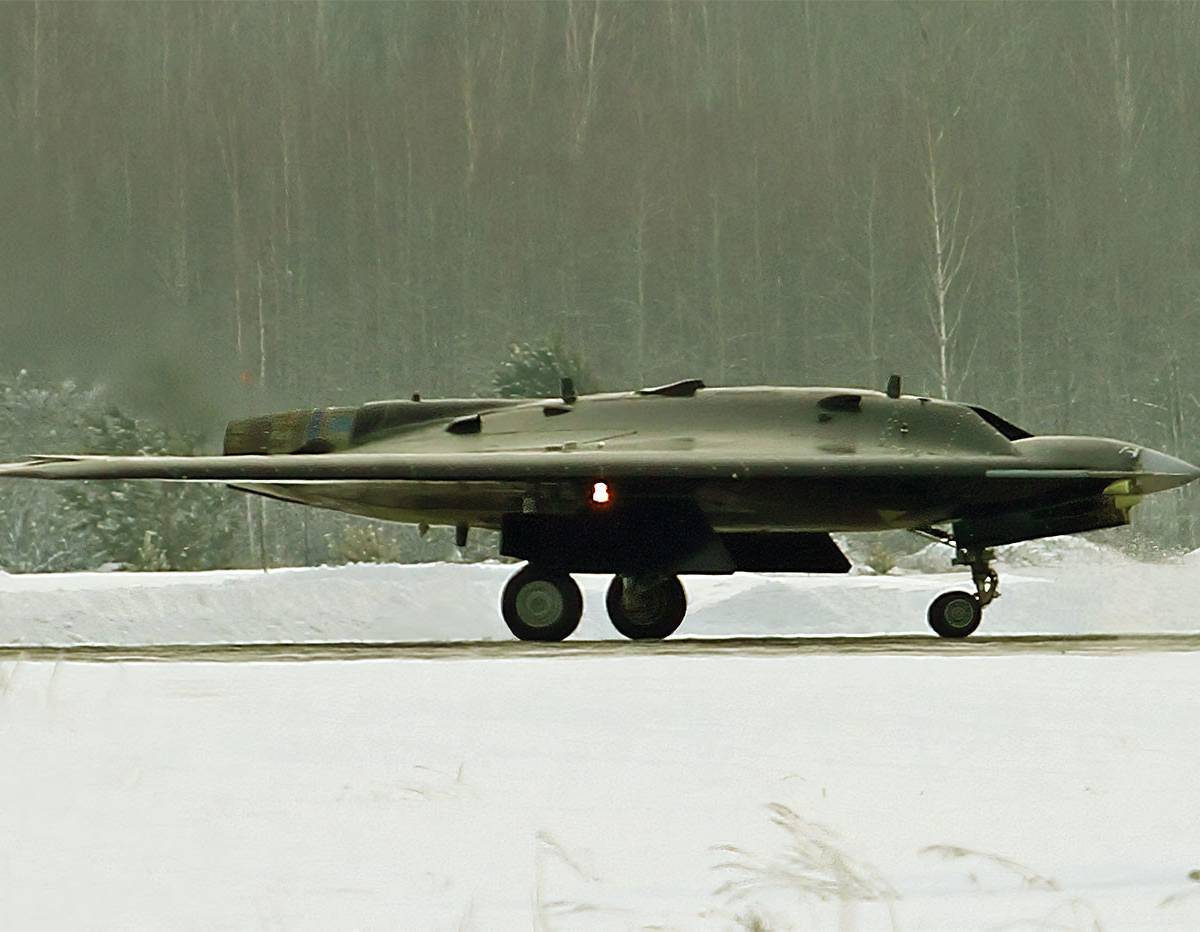 "Умный" поединок "Охотника": С-70 не станет ввязываться в воздушный бой