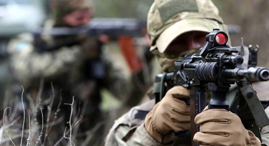 Нацгвардейцы стреляют в спины бойцам ВСУ