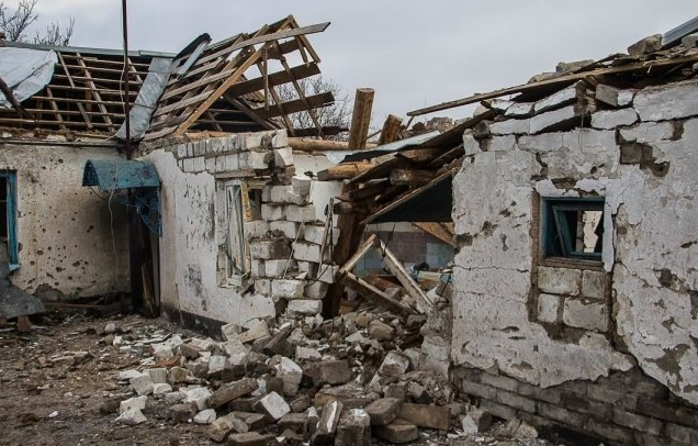 Украинские «палачи» из ВСУ расстреляли Донбасс, ранен мирный житель