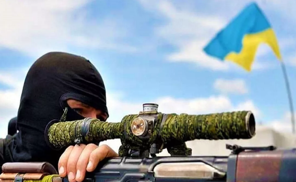 Снайпер ВСУ ранил жителя Донбасса и не подпускал к нему медиков