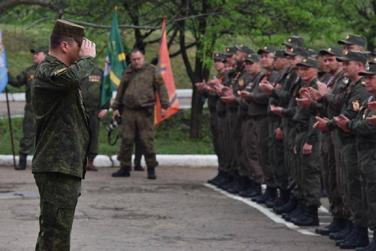 В Донецке наградили отличившихся в борьбе с украинскими войсками