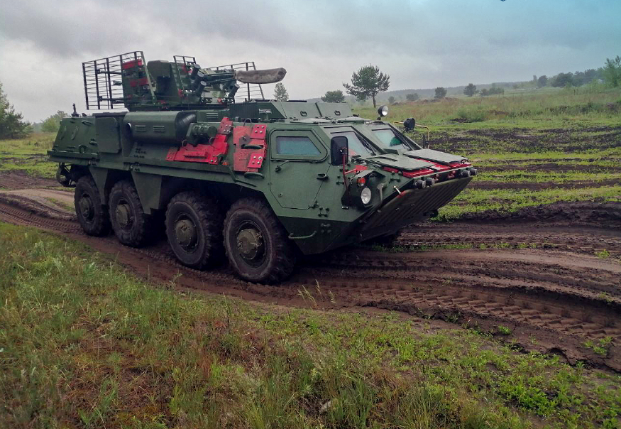 Украина похвасталась модернизированными БТР с пулеметным гнездом на крыше