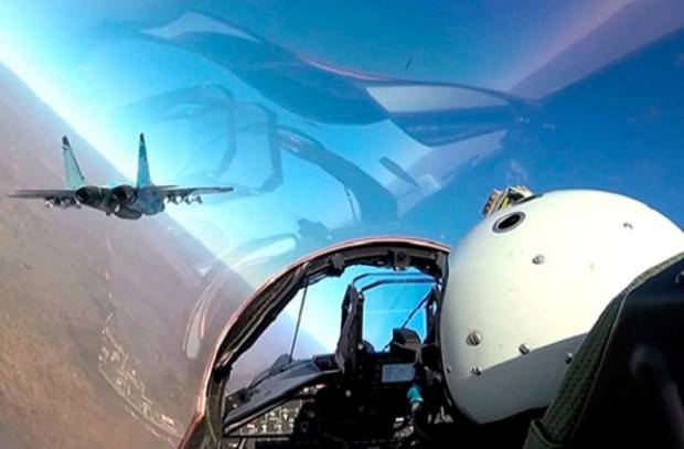 Летели «бомбить» Керченский мост: как лётчики США оценивают встречу с ВКС