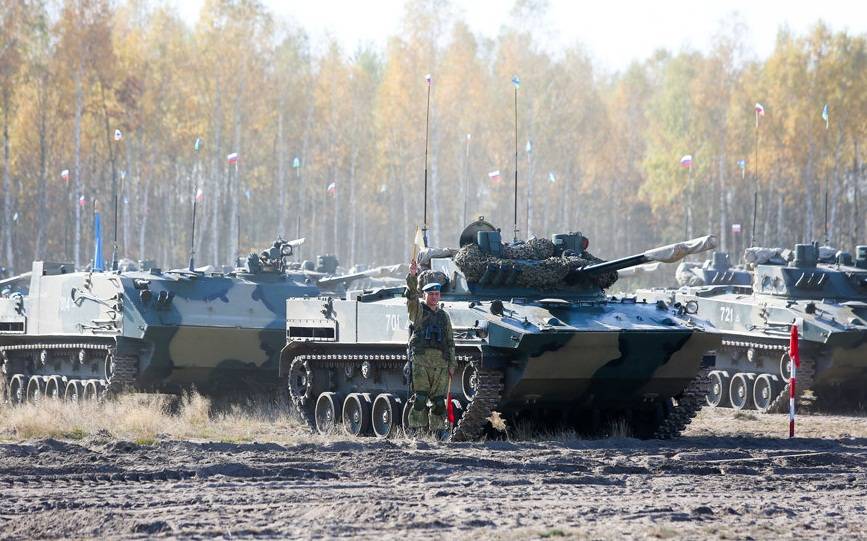 Беларусь и Россия до конца года проведут еще ряд военных учений