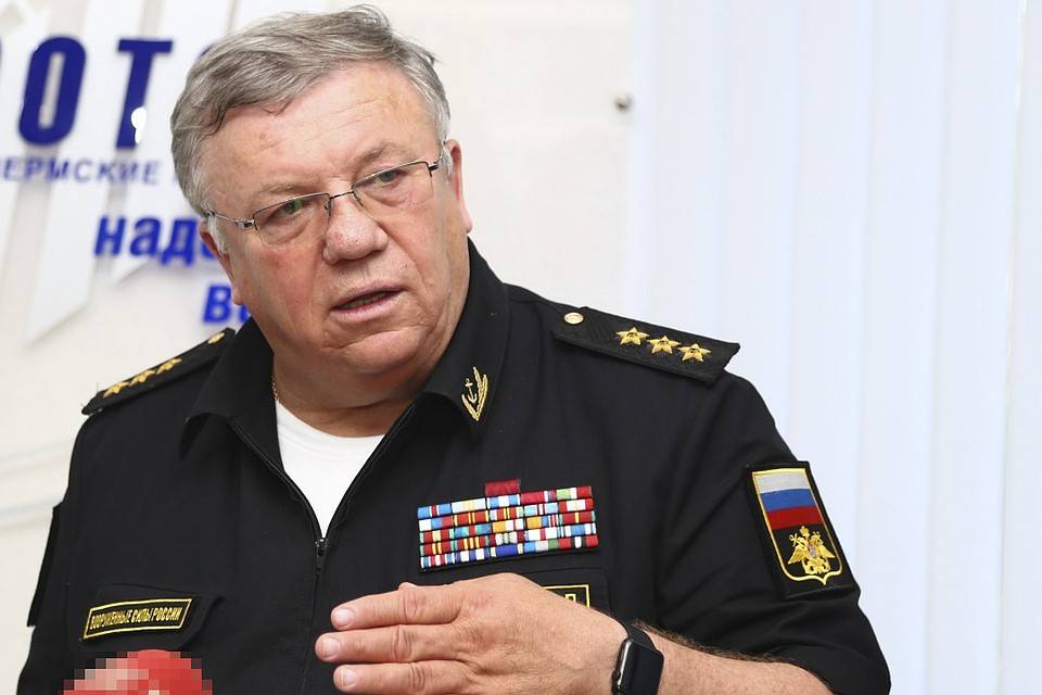 Адмирал Комоедов иронично оценил желание Украины содержать две морские базы