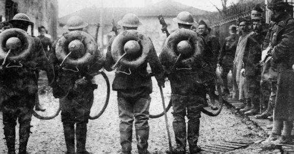 Странный «бублик»: зачем немецкие солдаты носили круглый рюкзак