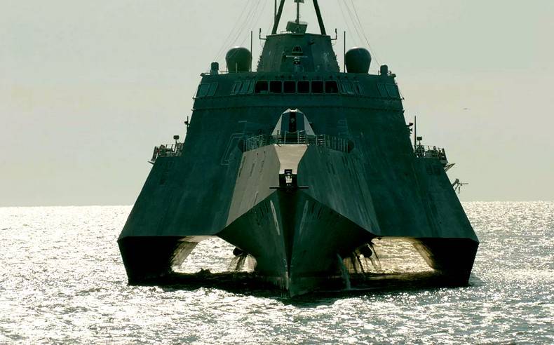 «Режут на металлолом»: что происходит с военным флотом США