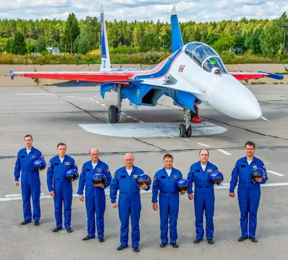 «Летчик — вечный студент»: о подготовке пилотов истребителей в России