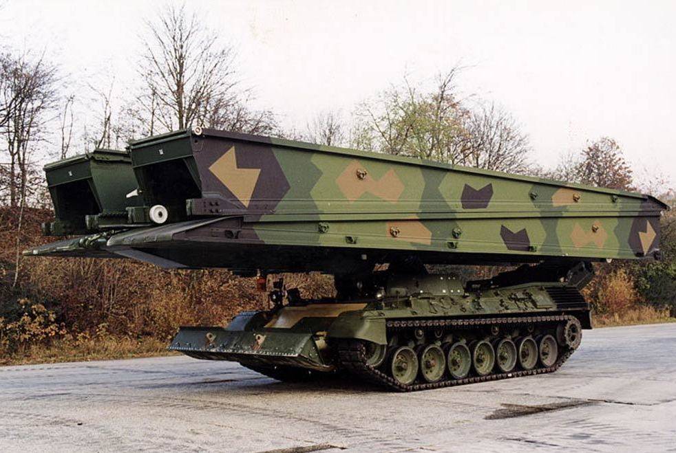 Германские мостовые танки Biber не выдержат 55-тонные САУ PzH 2000