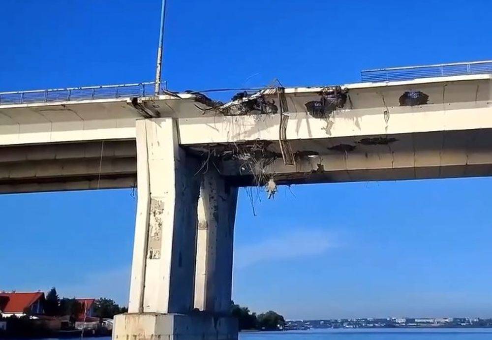 В сети показали кадры с состоянием Антоновского моста через Днепр в Херсоне