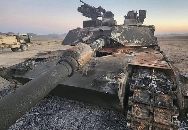 Еще один М1А2 Abrams сожгли в ходе учений