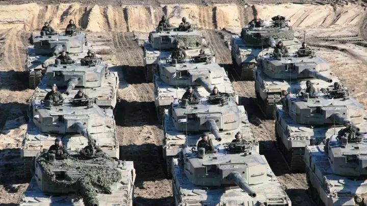 The Spectator: тысячи танков НАТО могут «случайно» пересечь границу Украины