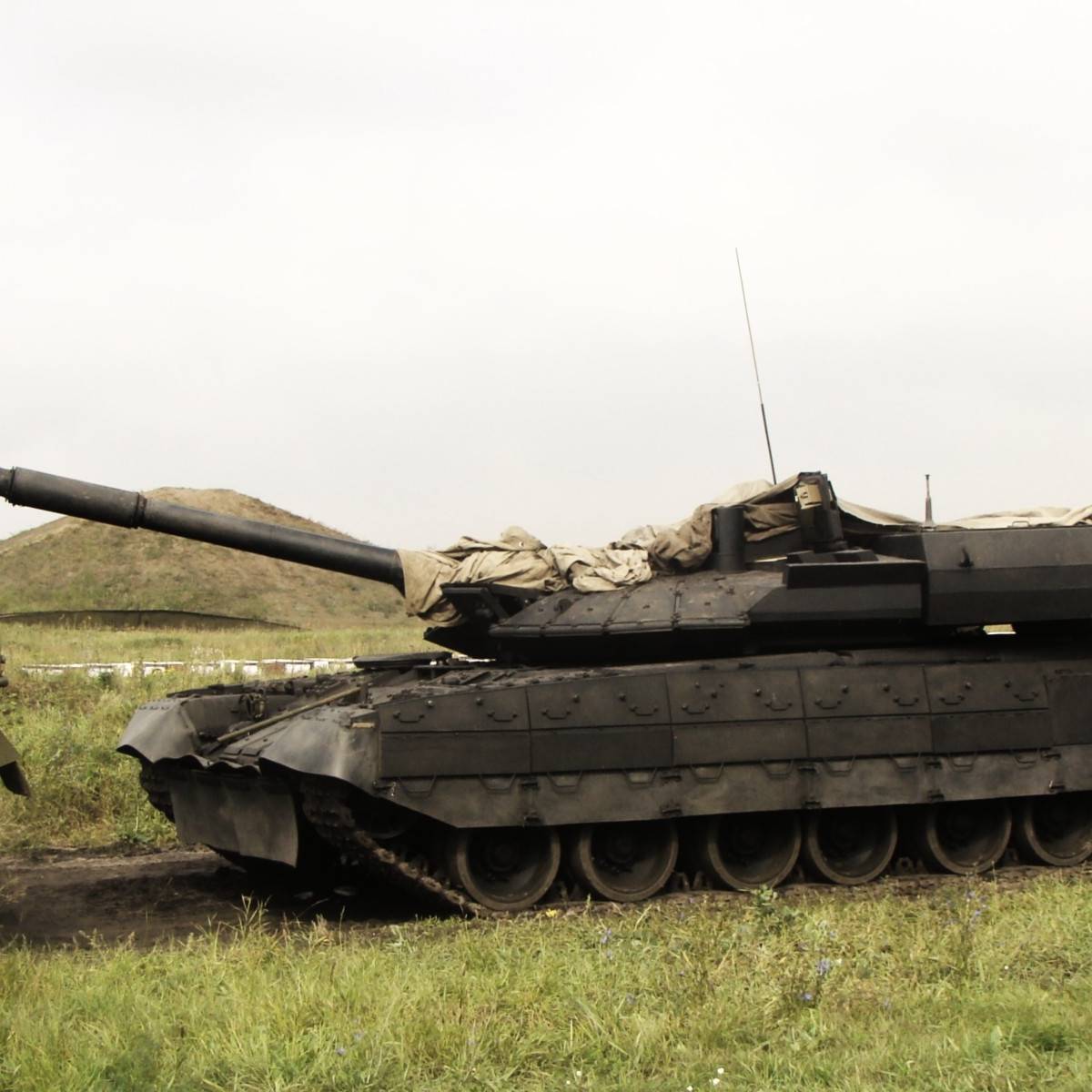 Танк ВС РФ «Черный орел» готовится сжигать немецких «Леопардов» в зоне СВО