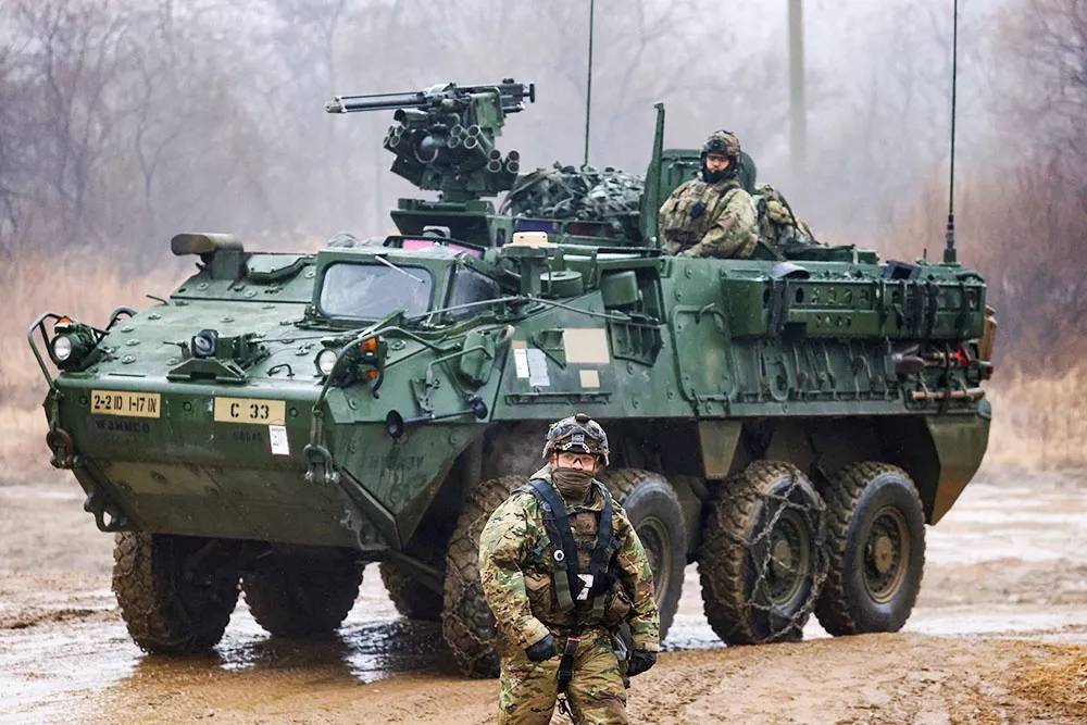 Ударная сила: в чём опасность американских БТР "Страйкер" на Украине
