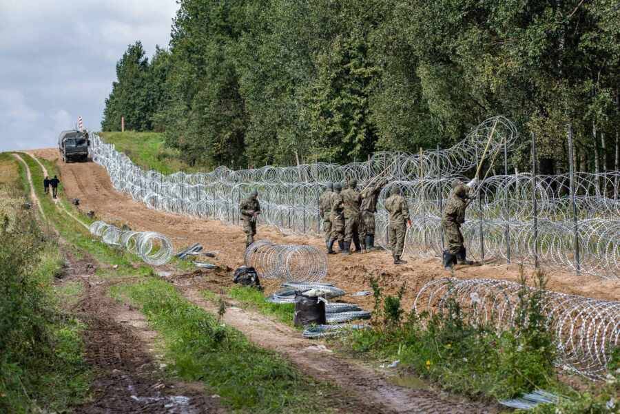 Польша намерена разместить 10 тыс. военных у границы с Белоруссией
