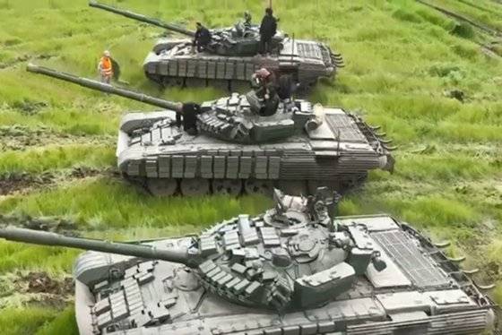 Танки-мутанты: почему украинские Т-72 стали массово получать катки от Т-55