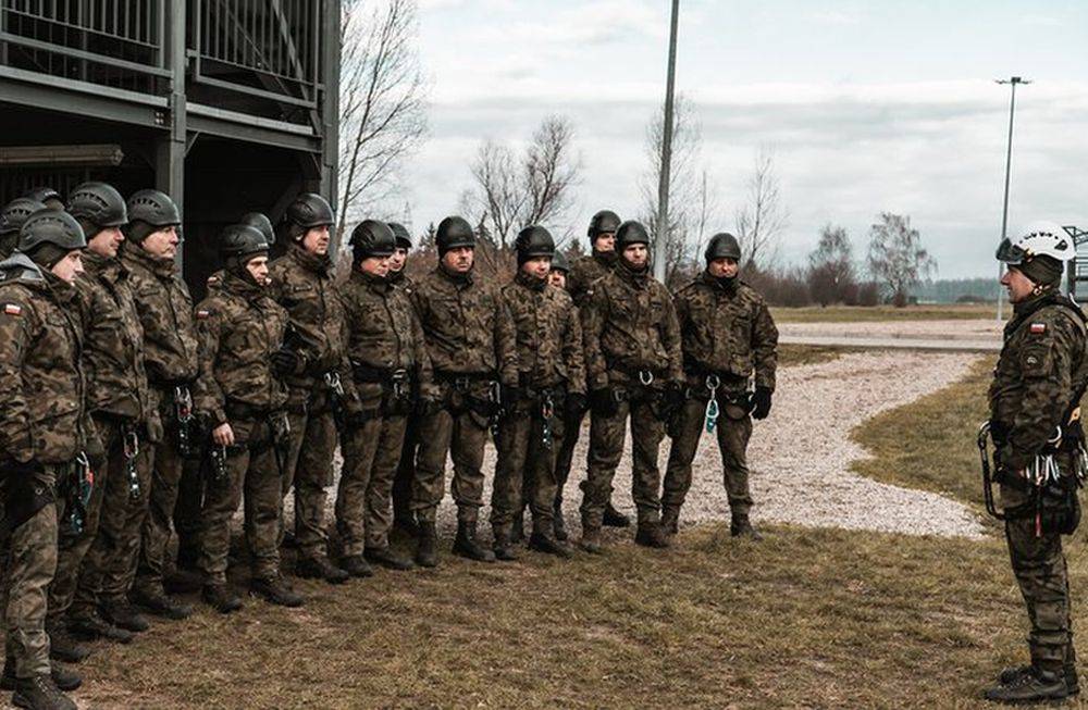 Рекорд побит: В Польше наблюдается волна увольнений военных