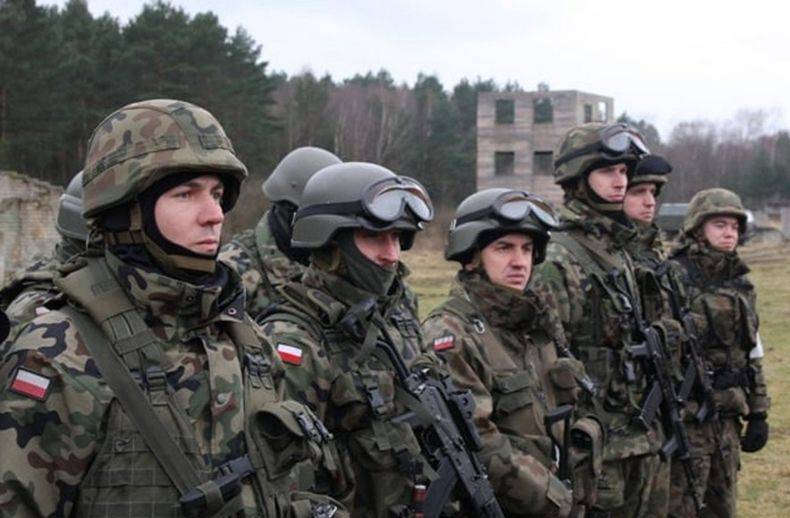 Репетиция провокации: польские военные выдвинулись в сторону Калининграда