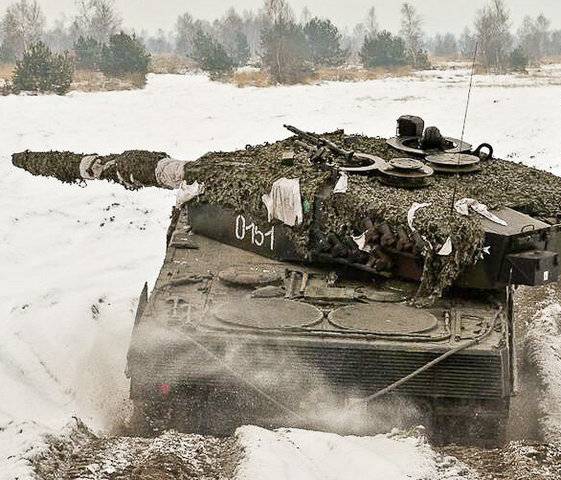 Еще один трофей: ВСУ бросили Leopard 2A4 с "реактивной броней"