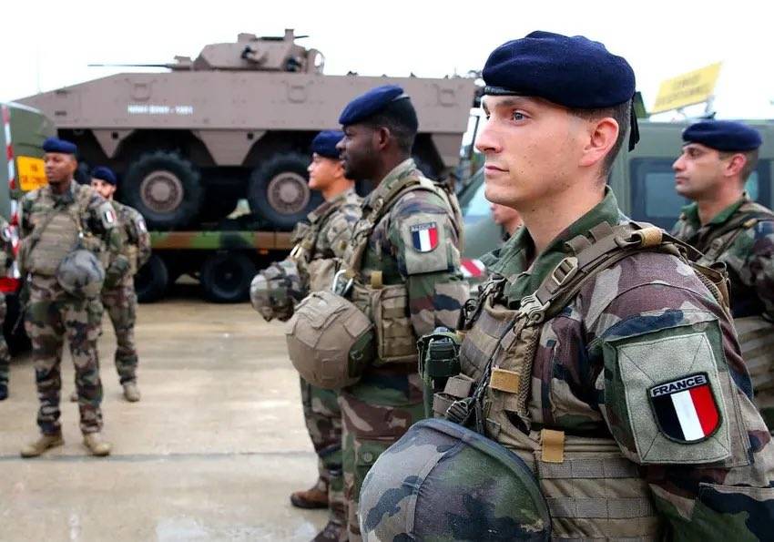 Европа: солдаты бегут из армий, да и молодежь туда не рвётся