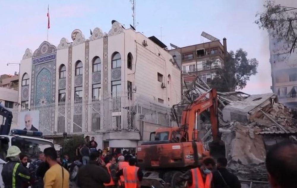 Иран вряд ли прямо ударит по Израилю даже после атаки на посольство в Сирии