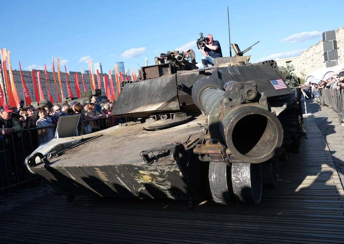 Прощай, оружие НАТО: выставка трофейной техники в Москве вызвала ажиотаж
