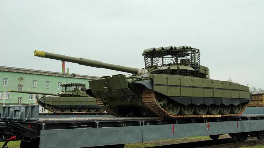 «Уралвагонзавод» отправил ВС РФ эшелоны танков Т-90М и Т72Б3М