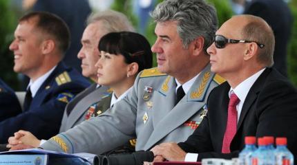 Владимир Путин запретил увольнять нуждающихся в жилье военнослужащих Владимир Путин запретил увольнять нуждающихся в жилье военнослужащих