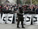 Силовики проводят спецоперацию в Славянске, в городе слышна стрельба Силовики проводят спецоперацию в Славянске, в городе слышна стрельба