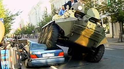 Из пушки по воробьям: НАБУ будет бить украинских жуликов из 30-мм орудий Из пушки по воробьям: НАБУ будет бить украинских жуликов из 30-мм орудий