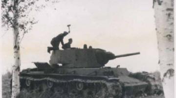 Невероятный подвиг: с топором захватил немецкий танк и четверых фашистов