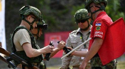 Сербы обогнали россиян на состязаниях бойцов военной полиции Сербы обогнали россиян на состязаниях бойцов военной полиции