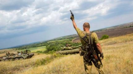 Ополченцы уничтожили ракету "Точка-У" и захватили установки "Пион" Ополченцы уничтожили ракету "Точка-У" и захватили установки "Пион"