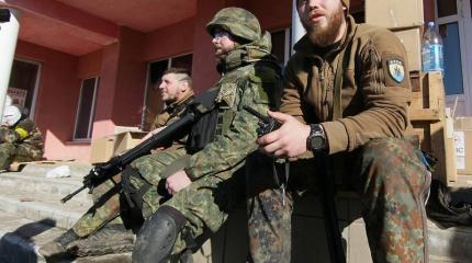 Фашисты из «Азова» орудуют в Краснокутске Фашисты из «Азова» орудуют в Краснокутске