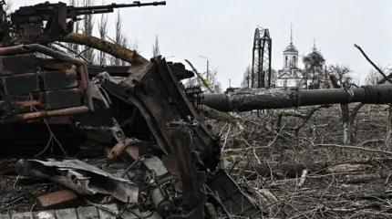 Боевики ВСУ обстреляли дрон КВН, но он все равно уничтожил их Т-64БВ Боевики ВСУ обстреляли дрон КВН, но он все равно уничтожил их Т-64БВ