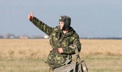 2 вооруженных бойца-контрактника из Николавева прорываются к своим на Донбасс 2 вооруженных бойца-контрактника из Николавева прорываются к своим на Донбасс