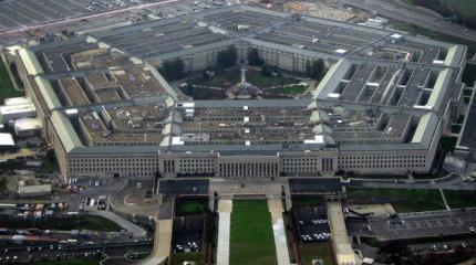 Пентагон: китайский истребитель пролетел в 10 метрах от самолета ВВС США Пентагон: китайский истребитель пролетел в 10 метрах от самолета ВВС США