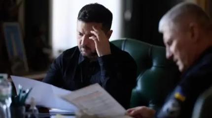 Русские идут: в страхе наступления ВС РФ Зеленский взывает к Западу