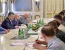 Порошенко поручил уволить ответственных за вооружение силовиков