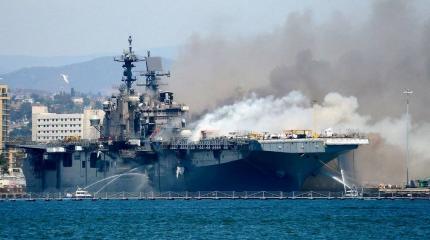 Пожар на гигантском корабле обнажил признаки распада ВМС США